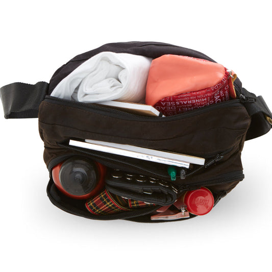 Oilskin travel bag with pockets from the top.