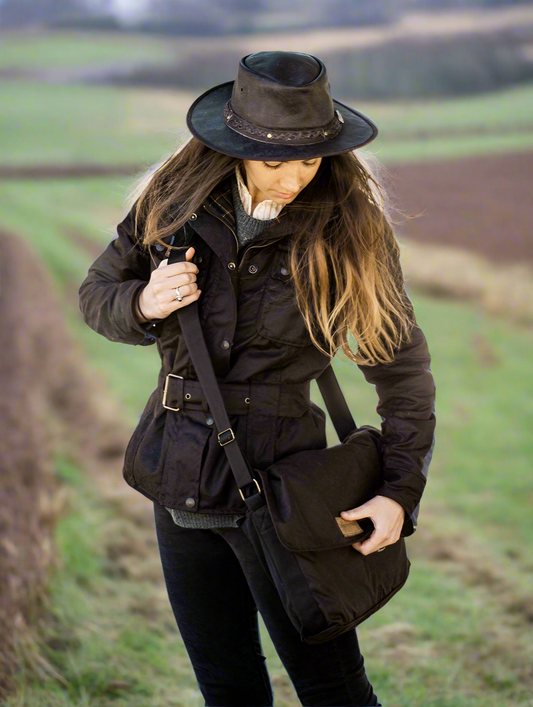 Oilskin ladies jacket with bag