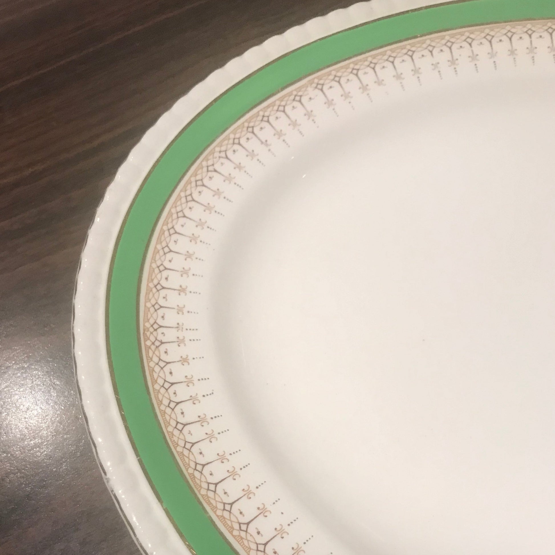 Salian Ware Simpsons (Potters) Ltd Platter - The Golden Apple NZ